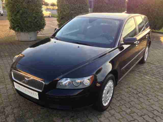 V50 1.6 Kinetic Navigation Scheckheft PDC