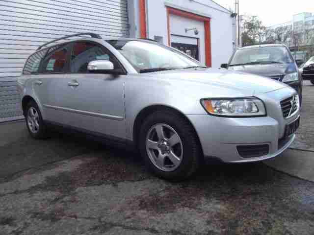 Volvo V50 1.6D DPF Kinetic NAVI, PDC, AHK