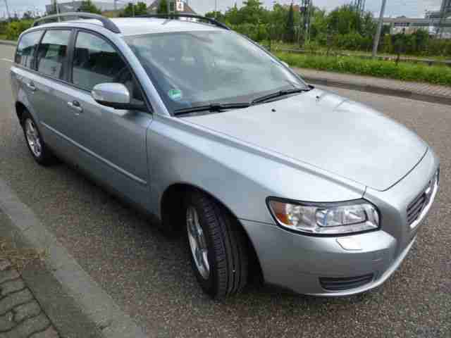 Volvo V50 1.6D DPF Momentum Xenon + STANDHEIZUNG