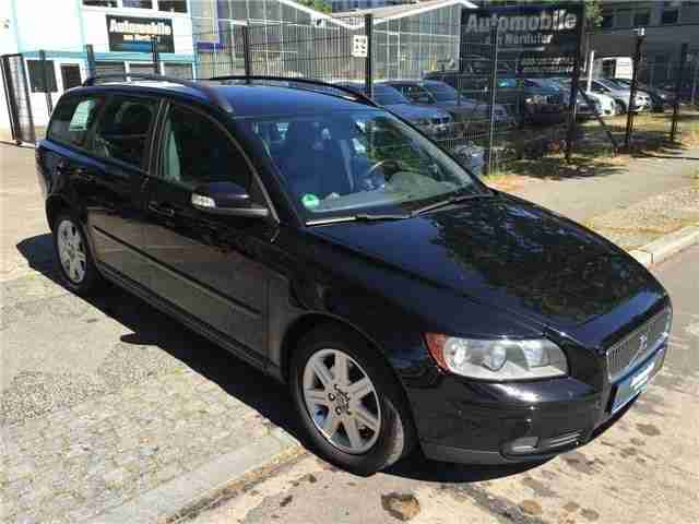 Volvo V50 2.0D DPF Momentum Voll Leder Navi