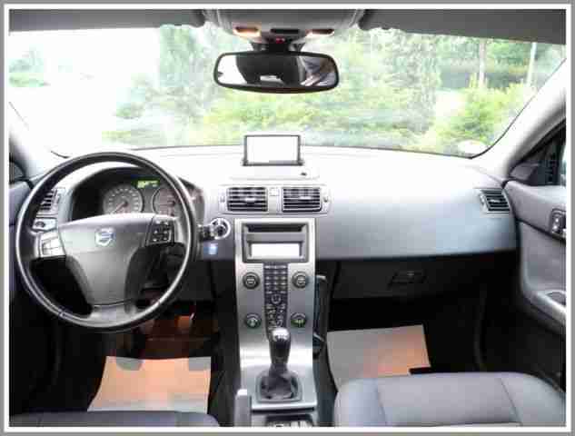 Volvo V50 2.0D Momentum (Navi,Alu) ATM Top Technik