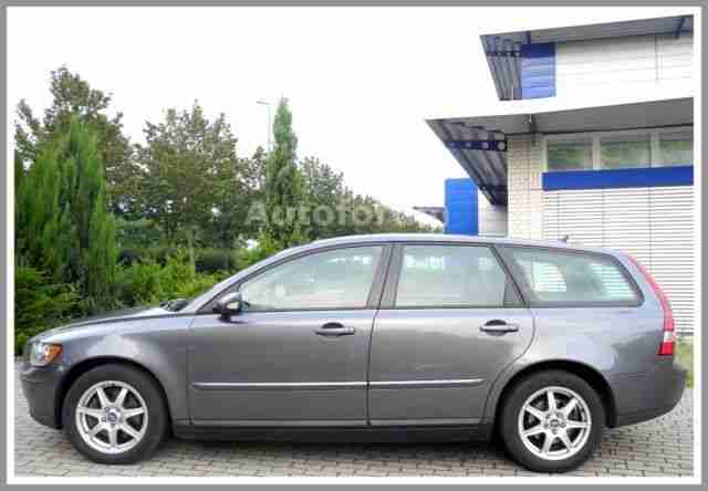 Volvo V50 2.0D Momentum (Navi,Alu) ATM Top Technik