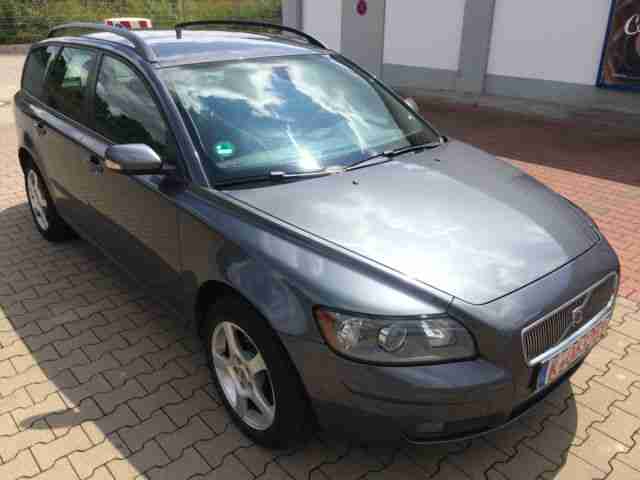 Volvo V50 2.0D - TEILLEDER / KLIMAAUTOMATIK / EURO 4