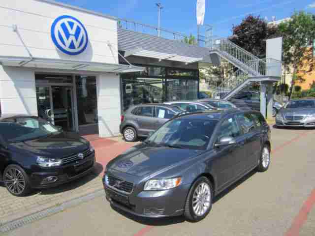 V50 D5 DPF Aut. Momentum Navi Xenon Standhzg.