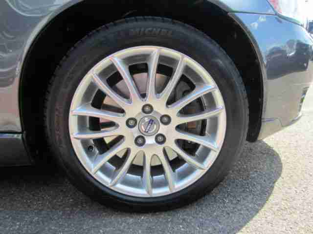Volvo V50 D5 DPF Aut. Momentum Navi Xenon Standhzg.