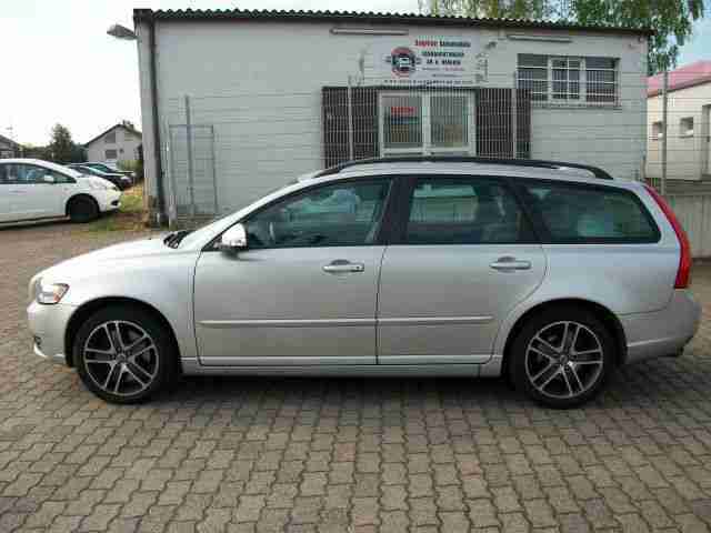 Volvo V50 D5 DPF NAVI LEDER XENON PDC ALU