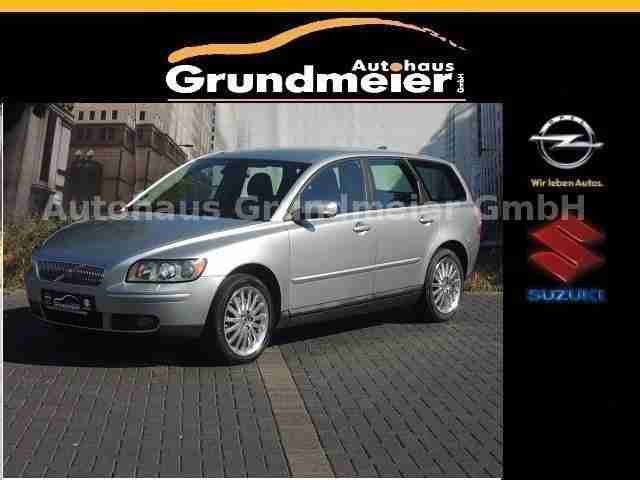 V50 T5 AWD Momentum Allrad Navi Xenon Leder