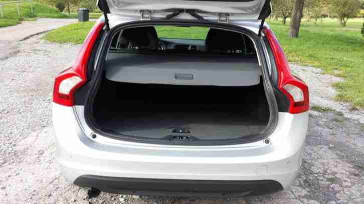Volvo V60 D3 (D4) Momentum