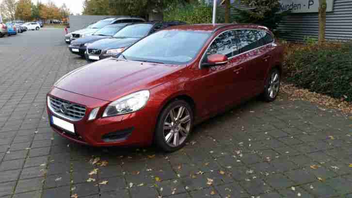 Volvo V60 D5 Automatik, Navi, Xenon, Garantie, PDC, Teilleder