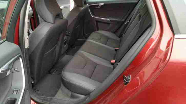 Volvo V60 D5 Automatik, Navi, Xenon, Garantie, PDC, Teilleder