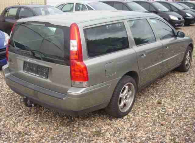 Volvo V70 2.4