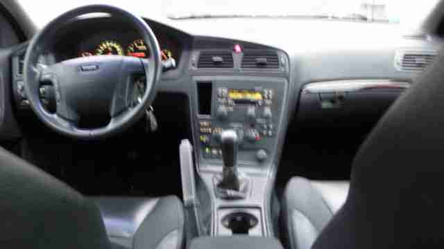 Volvo V70 2.4