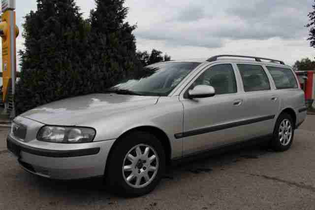 Volvo V70 2.4 Comfort Automatik Teilleder Klimaaut.