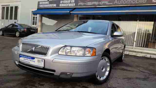 Volvo V70 2.4 Kinetic 1.Hand Voll