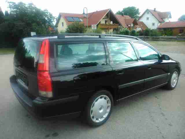 Volvo V70 2.4 Premium / Leder / Sitzhzg