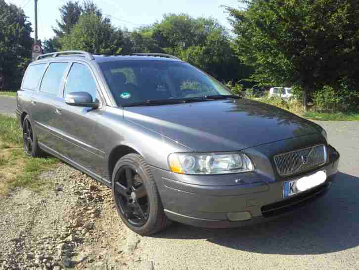 Volvo V70 2.4 leichter Heckschaden WENIG KM