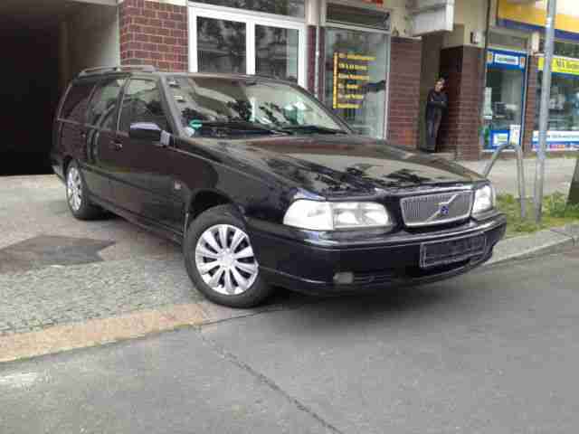 Volvo V70.2,4L,Klima,AHK,DVD,Leder,SH ,Viele Extra´s