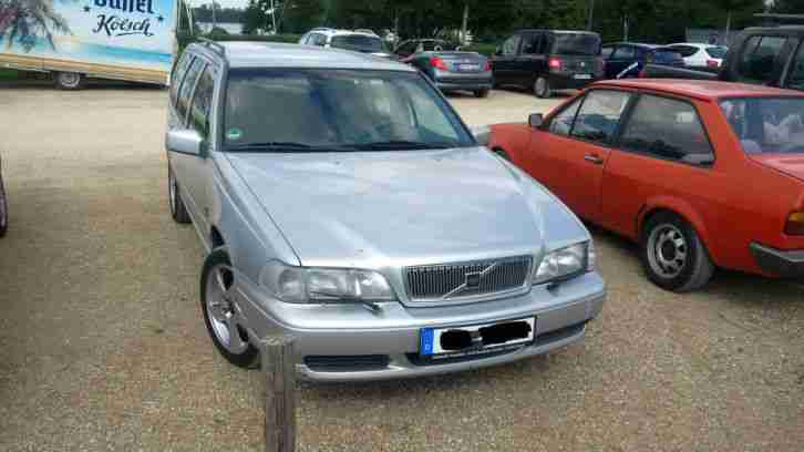 Volvo V70 2,5 Celebration