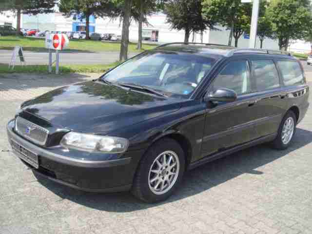 Volvo V70 2.5 D ALU KLIMA LEDER AHK SCHWARZ