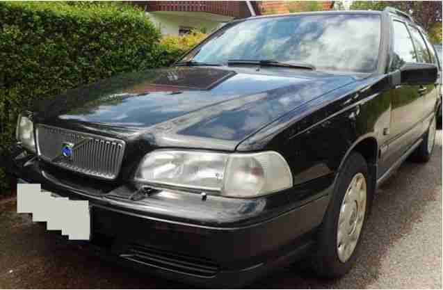 Volvo V70 2,5D -- Kombi --schwarz -- TÜV 06/15