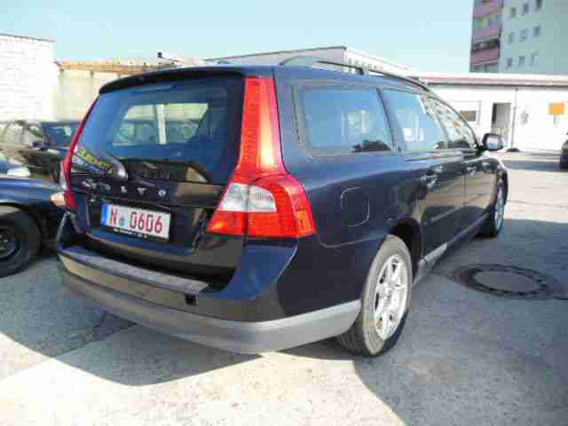 Volvo V70 2.5T*Aut.*FACELIFT*KLIMATRONIK*LEDER*