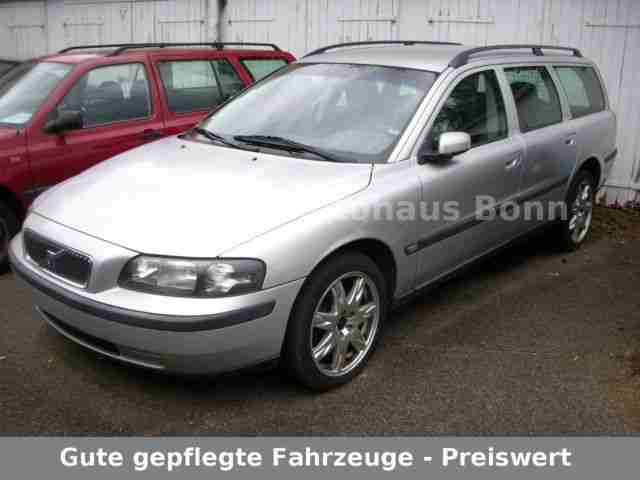 Volvo V70 AWD 4x4 Automatik Navi Leder Summum
