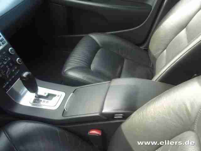 Volvo V70 D5 Aut. Momentum Navi Leder PDC Sitzh.