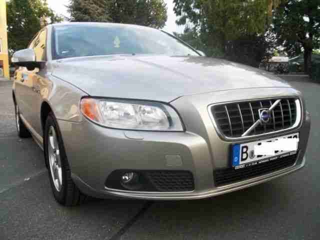 Volvo V70 D5 Aut. Teilleder / Sitzheizung / BLIS