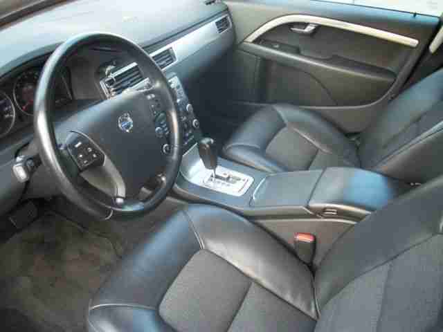 Volvo V70 D5 Aut. Teilleder / Sitzheizung / BLIS