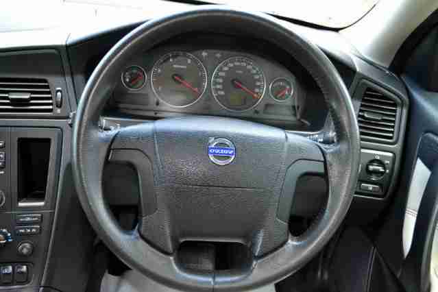 Volvo V70 D5