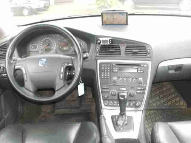 Volvo V70 D5 DPF Momentum+Navi+Xenon+Leder+Alu+Schecke