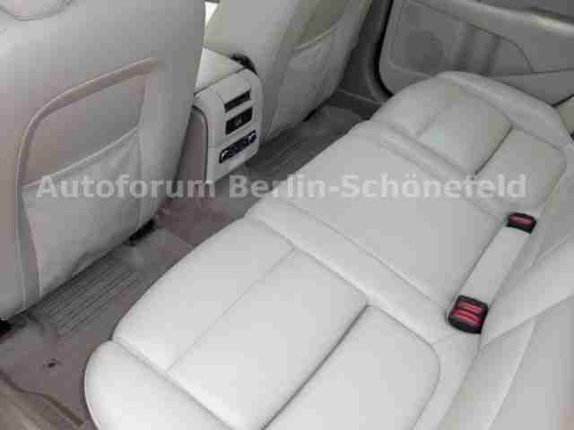 Volvo V70 D5 Momentum--AUTOMATIK-LEDER-NAVIGATION--