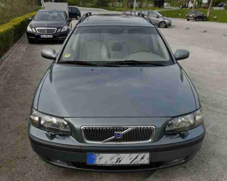 Volvo V70 D5