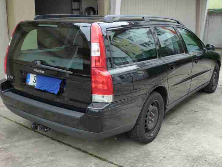 Volvo V70 Kombi, AHK, Grundgepäckträger, 9 X Markenbereifung 7mm Profil.