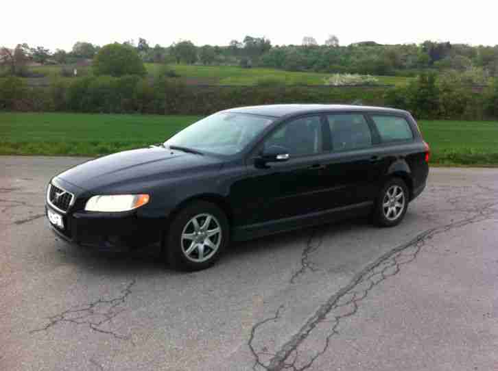 Volvo V70 Serie 3 aktuelles Modell 2.4D DPF Telefon AHK Nivomat Sitzheizung