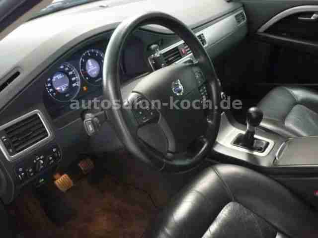 Volvo XC 70 D5 AWD 1.Hand Leder Tempomat AHK PDC