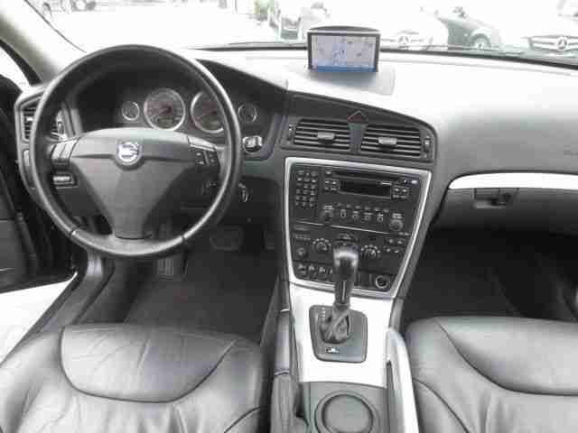 Volvo XC 70 D5 AWD Aut. Momentum Leder Navi-RTi Xenon