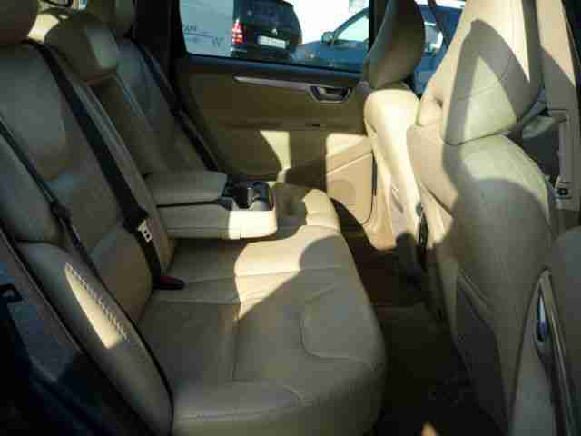 Volvo XC 70 D5 AWD Automatik.Navi.Xenon.Klima.Standhei