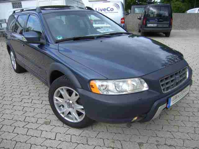 Volvo XC 70 D5 AWD Summum Autom. Navi Xenon Leder AHK