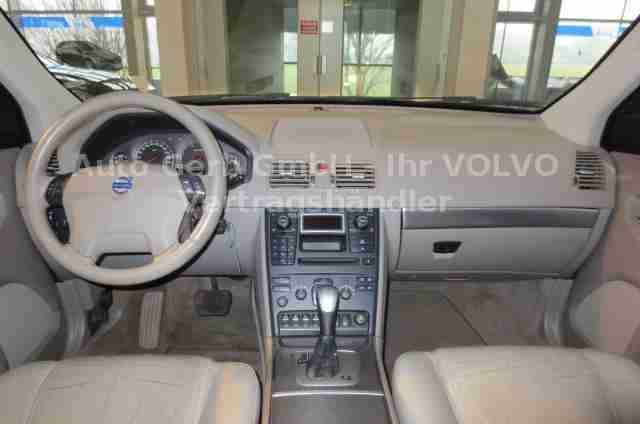 Volvo XC 90 D5 AWD Momentum Geartronic 7-Sitzer