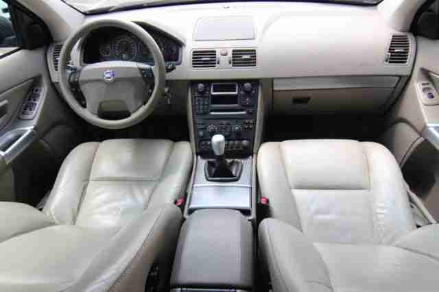 Volvo XC 90 D5 Executive LEDER Beige+PDC+MFL+19 ZOLL