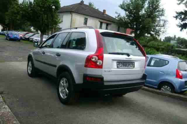 Volvo XC 90 D5 MomentumLEDER-NAVI-XENON;MT MOTOR135000