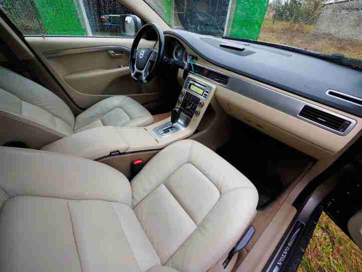 Volvo XC70 Allrad, Radar, Leder, Standhz, Navi, 8-fach bereift, AHK TOP