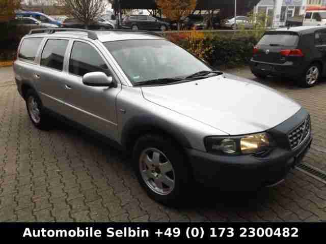 Volvo XC70 CROSS COUNTRY 2.5 T AWD LEDER