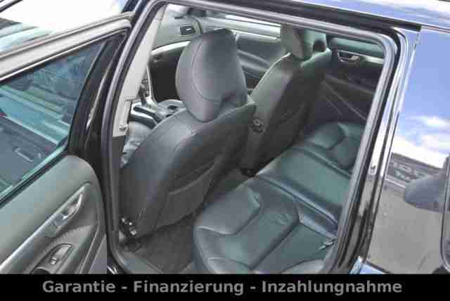 Volvo XC70 D5 AWD Aut. Kinetic*Leder*NAVI*AHK*ALU*PDC*