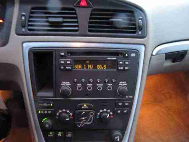 Volvo XC70 D5 AWD Autom. Teilleder,Sitzheizung,abn. AH