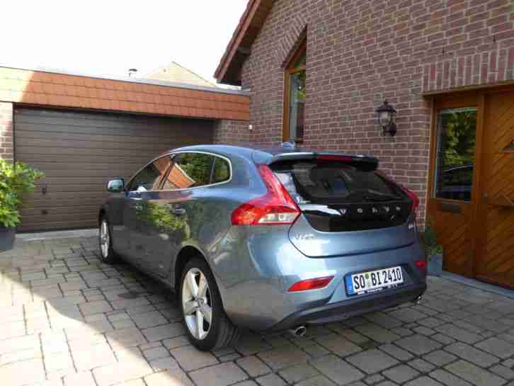 VolvoV40 D3 Mom./Nav./ Xenon /Winterpaket/Licht&Stylepaket/BusinessPro/Garantie