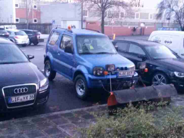 Winterdienst Suzuki Jimny Schneepflug Salzstreuer