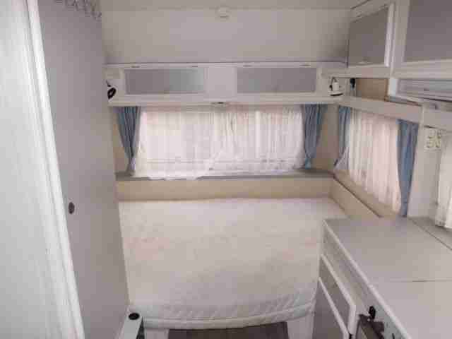 Wohnwagen "AVENTO ROYAL 395TD EXCLUSIV"zwei Sitzgruppen,Bad/WC,Vorzelt,Segel