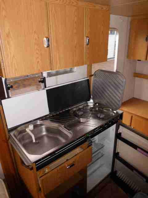 Wohnwagen "BÜRSTNER CLUB 360"Sitzgruppe,Festbett,Vorzelt,Segel,Fahrradträger